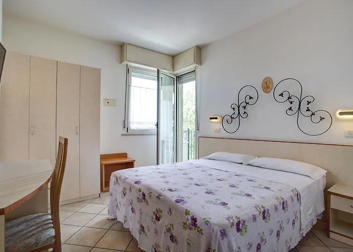 Hotel Ancora & 3*